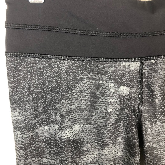Lululemon Run inspire cropped snake scale leggings - Picture 3 of 11